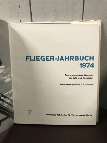 Flieger-Jahrbuch 74