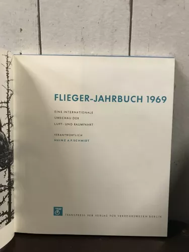 Flieger-Jahrbuch 69