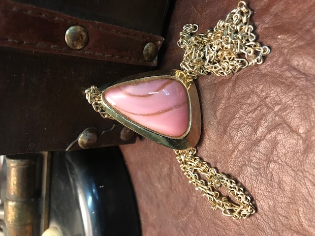 Kette mit rosa Anhänger