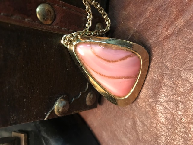 Kette mit rosa Anhänger