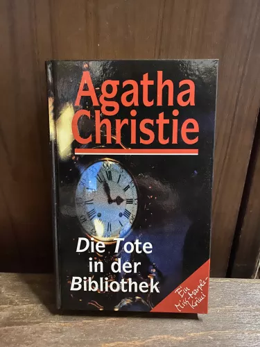 Die Tote in der Bibliothek