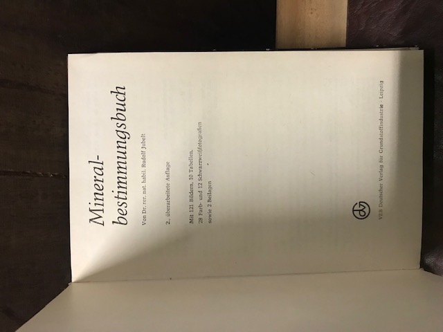 Mineralbestimmungsbuch, Jubelt