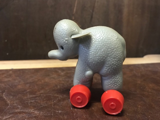 Rollender Elefant aus Plaste