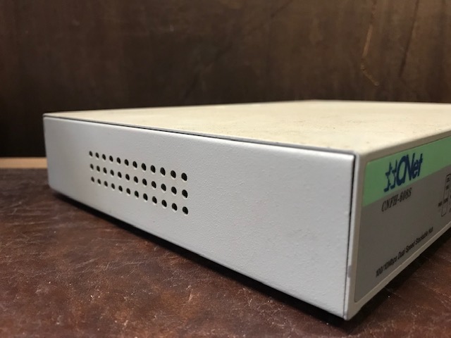 CNet CNFH-608S STackable Ethernet Hub