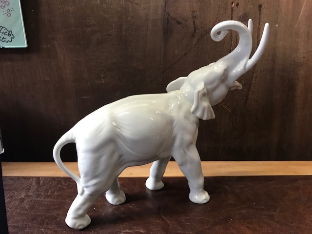 Seltene Porzellanfigur "Elefant" 