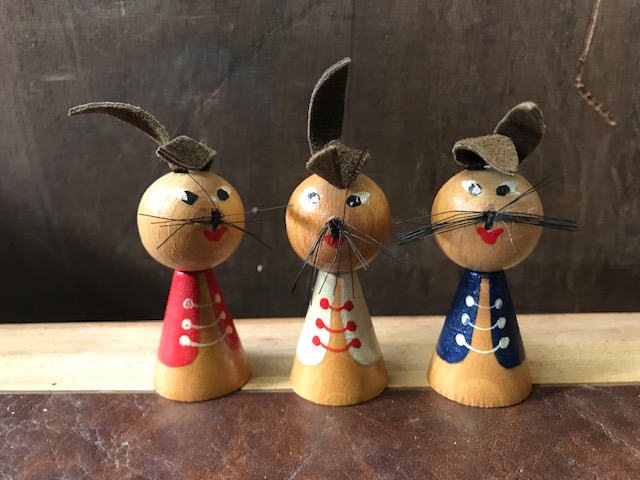 3er Set Osterhasenfiguren aus Holz, Erzgebirge